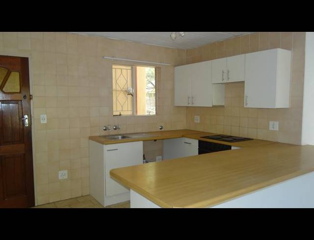 2 BEDROOM PROPERTY TO RENT IN HELDERKRUIN